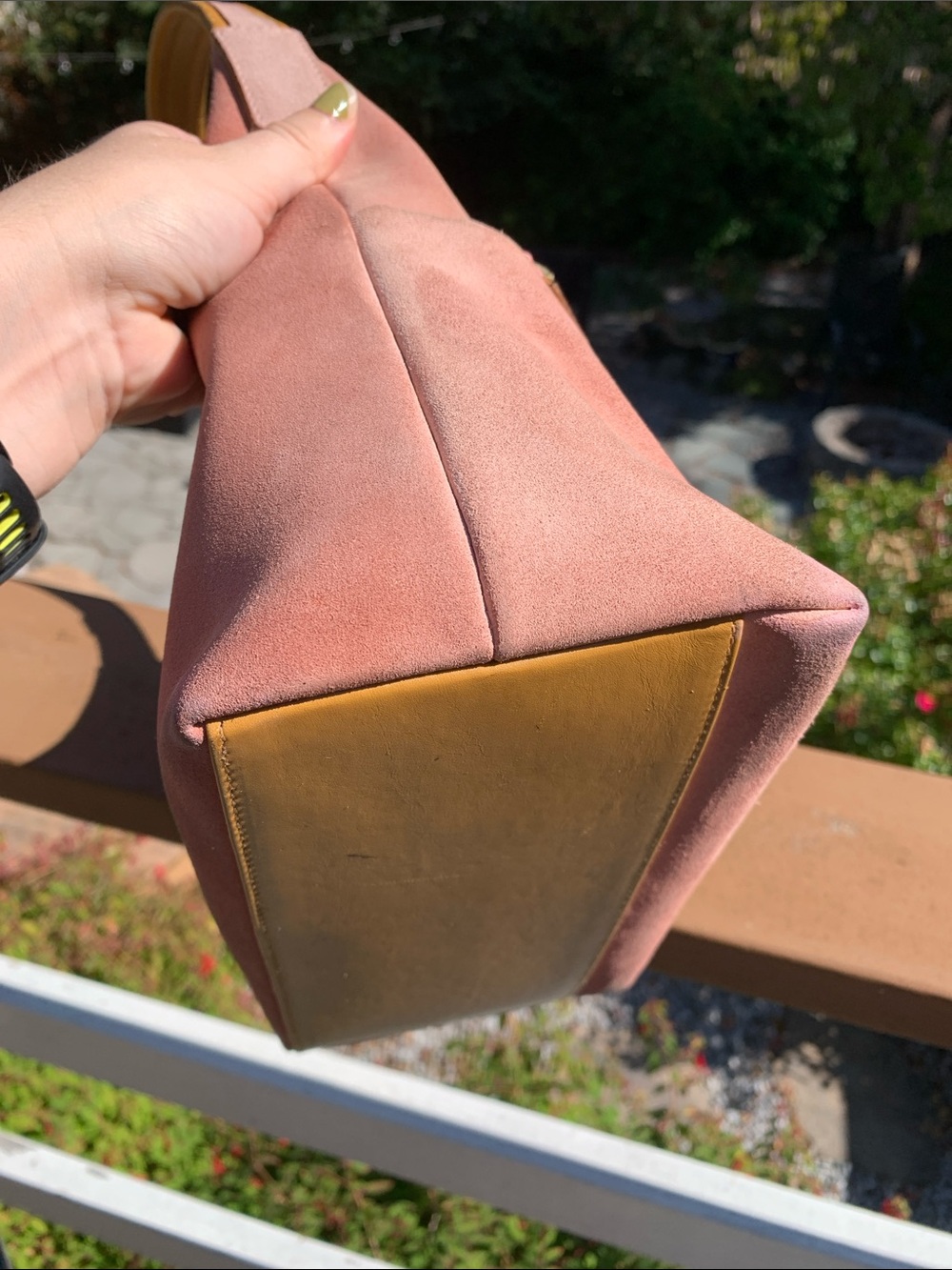 Gucci Suede Hobo Shoulder Bag in Dusty Pink - Picture 9 of 10